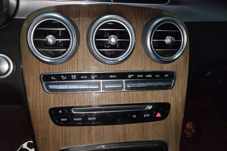 Used Mercedes-Benz GLC Coupe 2018 GLC 260 4MATIC Coupe SUV Audio And AC Panel