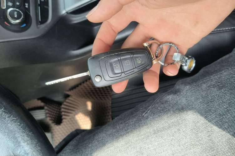 Used Ford Focus 2012 Hatchback 1.6L Automatic Fashion Edition Vehicle Key