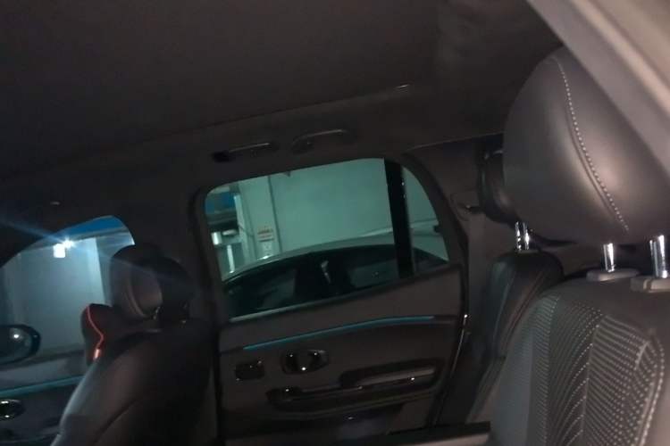 Used Nio ES8 2022 100 kWh Six-Seater Version Headliner