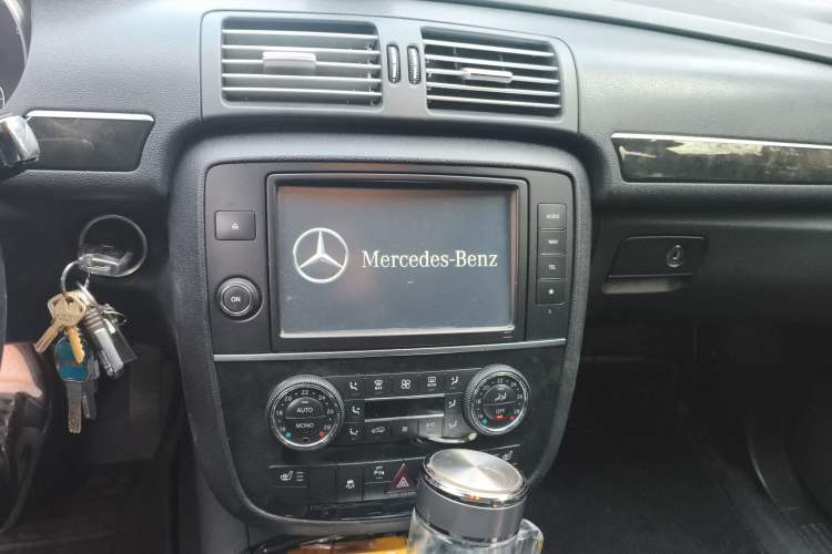 Used Mercedes-Benz R-Class 2017 R 320 4MATIC Business Edition Prestige Model