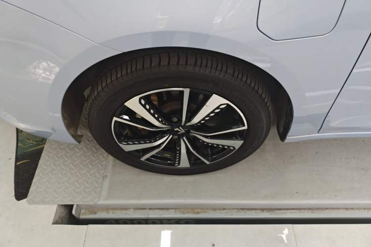 Used Rising ER6 2020 620 km Smart Edition
