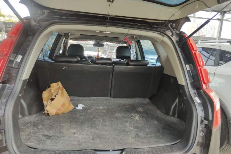 Used Geely Auto GX7 2015 Sports Edition 2.0L Automatic Luxury Upgrade Version China V Standard
