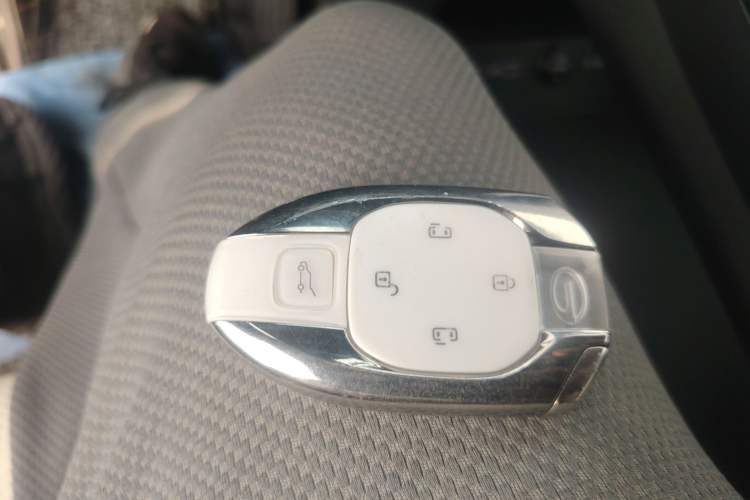 Used GAC Trumpchi M8 2023 Zongshi Series Dual-Motor YuZun Edition Vehicle Key