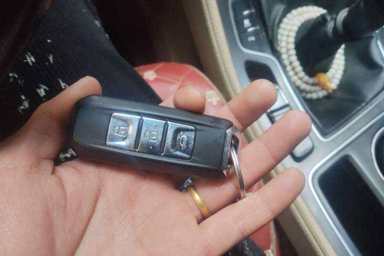 Used Baojun 730 2017 1.5T Manual Prestige Version 7 Seats Vehicle Key