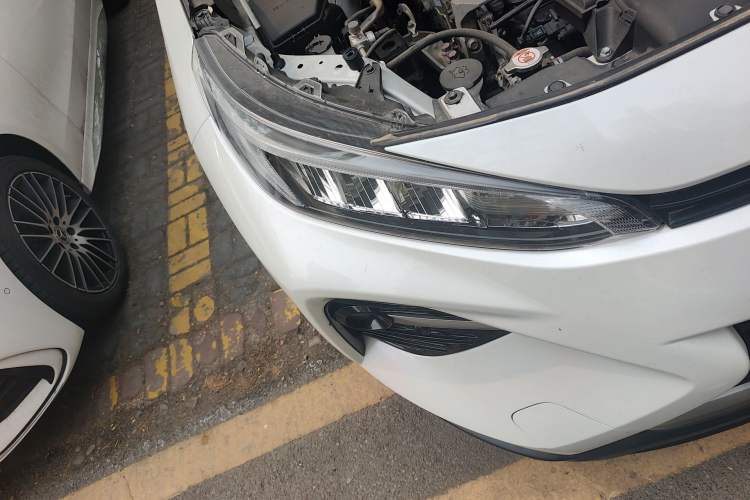 Used Toyota Wildlander 2023 2.0L CVT Two-Wheel Drive Urban Edition Right Front Headlight