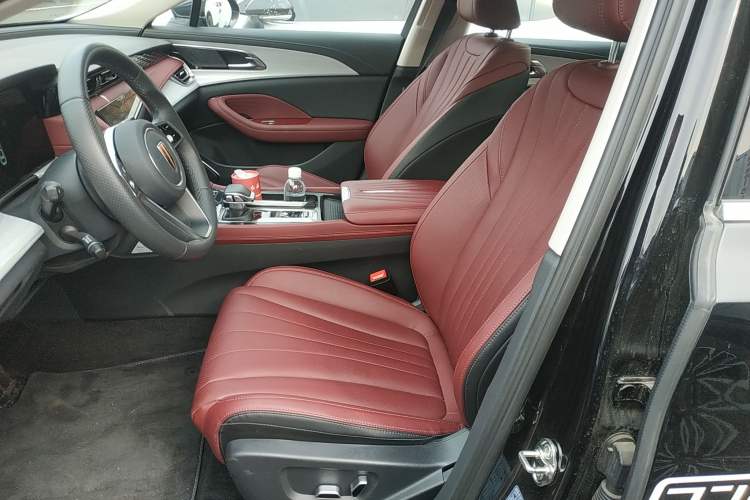 Used Hongqi H5 2025 2.0T Automatic Flag Edition – 500 000 Units Commemorative Version Left Front Seat