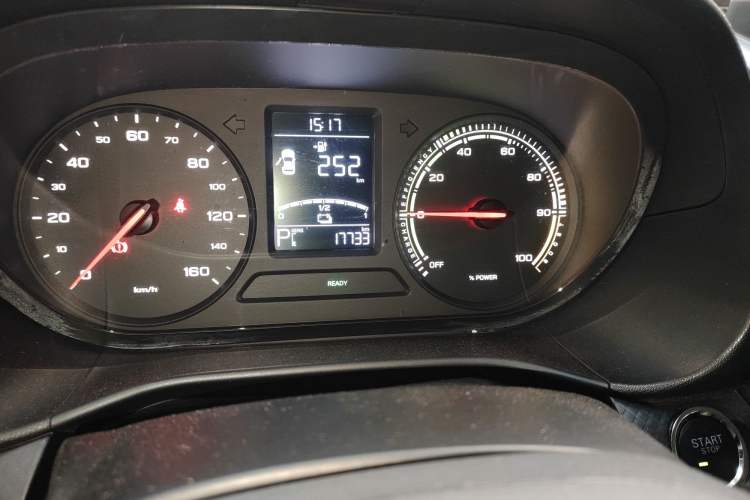 Used Roewe Clever 2021 302 km New Four-Seater Super-Efficient Version