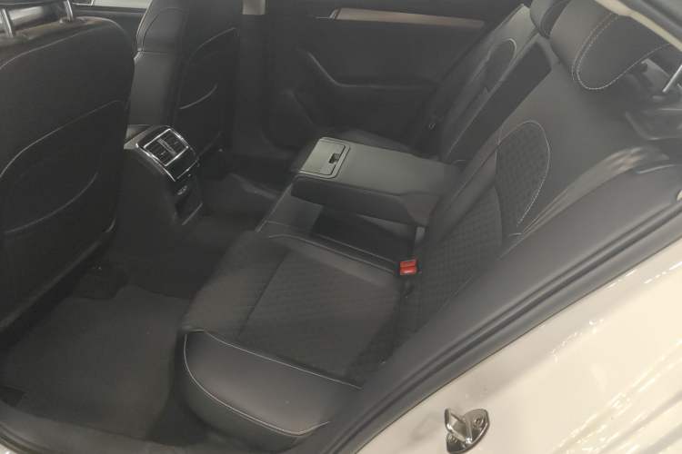 Used Skoda Superb 2018 TSI330 DSG Comfort Edition China V Standard Left Rear Seat