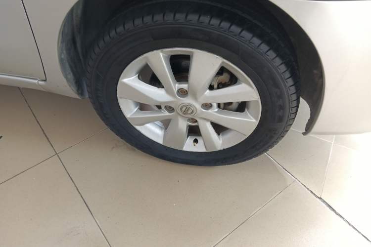 Used Nissan Livina 2015 1.6XE CVT Comfort Edition Right Front Wheel Hub