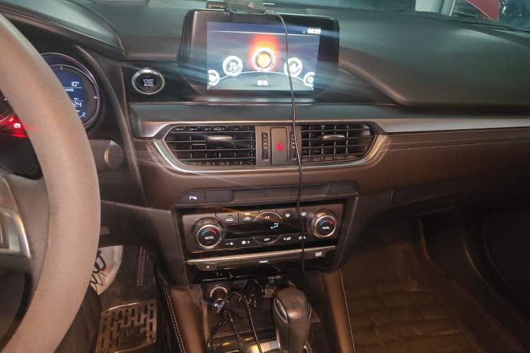 Used Mazda Atenza 2015 2.0L Blue Sky Luxury Edition