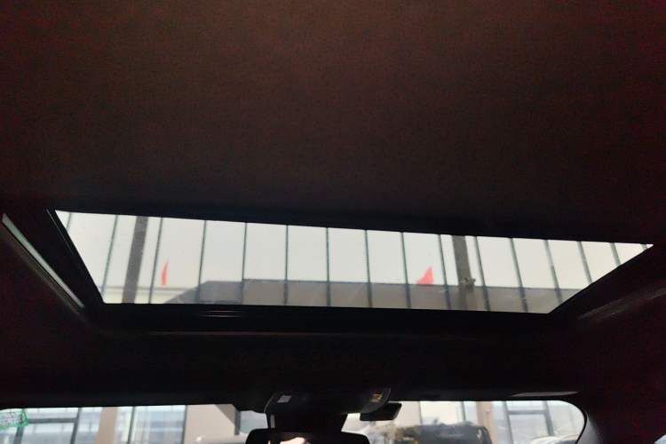 Used Toyota SIENNA 2021 2.5L Hybrid Premium Edition