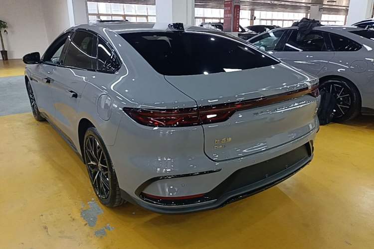 Used BYD Han 2025 DM-i Intelligent Driving Edition 125KM LiDAR Flagship Model
