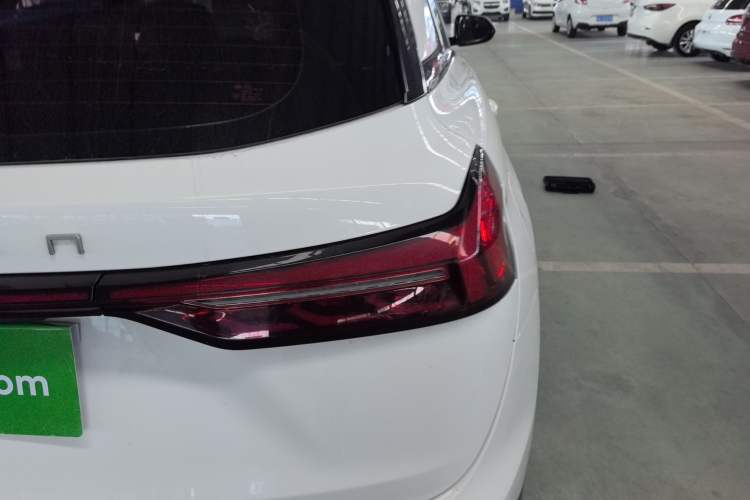 Used Dongfeng Fengon 580 2022 1.5T Automatic Luxury Version
