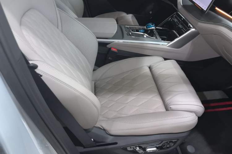 Used BYD Tang New Energy 2024 DM-i Glory Edition 112KM Flagship Model Right Front Seat