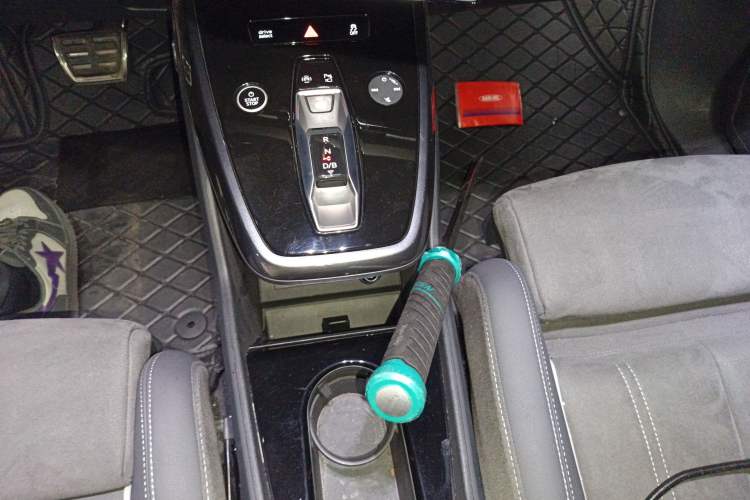 Used Audi Q4 e-tron 2023 40 e-tron Boundary Edition Gear Lever