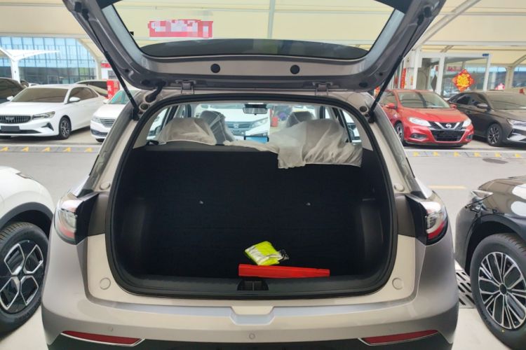 Used Geely Galaxy Geome 2026 Model 310km Youth Edition Trunk