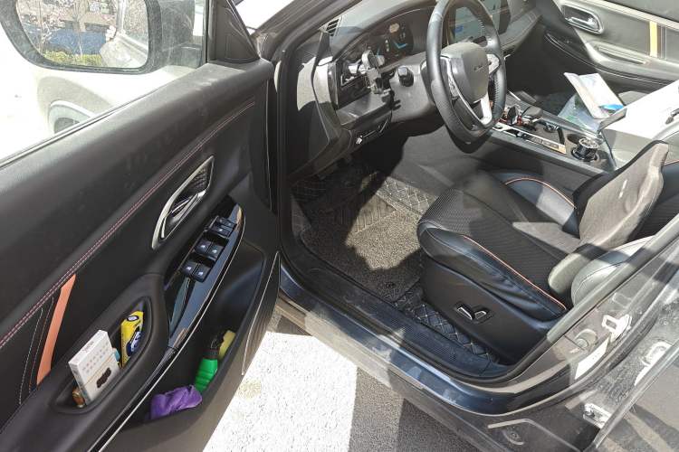 Used CHANGAN OSHAN X7 PLUS 2022 1.5T Blue Whale Edition Automatic Geeker Navigation Model
