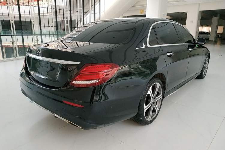Used Mercedes-Benz E-Class 2017 E 300 L Sporty and Stylish Model Rear Right 45 Deg