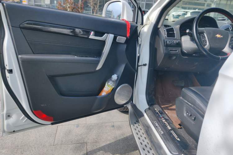 Used Chevrolet Captiva 2015 2.4L 4x4 Flagship Edition 7-Seater Driver Seat