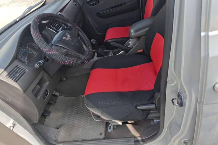 Used Wuling Rongguang V 2016 1.5L Standard Version