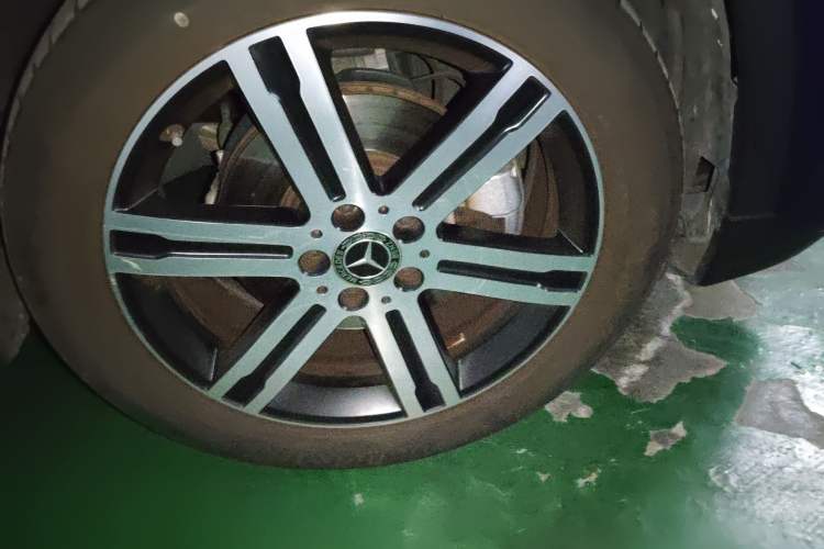 Used Mercedes-Benz GLA 2020 GLA 200 4MATIC Right Front Wheel Hub