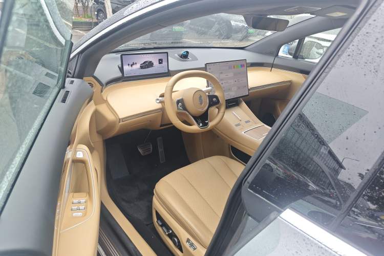 Used Hima Luxeed R7 2026 Model Range-Extending Ultra
