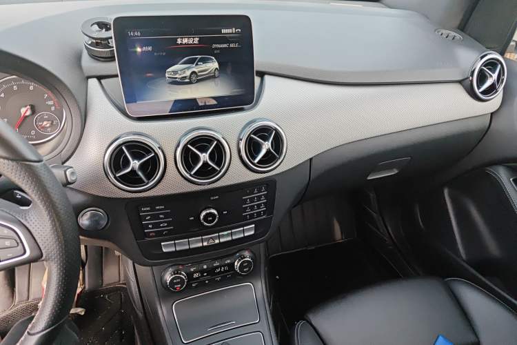 Used Mercedes-Benz B-Class 2019 B 200 Fashion Model Audio And AC Panel