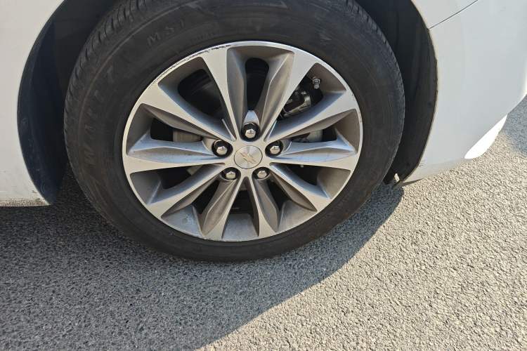 Used Chevrolet Monza 2022 320 Automatic Enjoyment Sunroof Version Right Front Wheel Hub