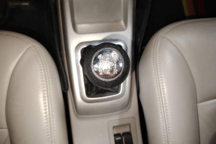 Used CHANGAN Alsvin V3 2015 1.4L Manual Meiruan Model China V Standard Gear Lever