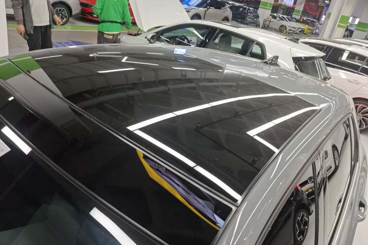 Used Volkswagen Golf 2025 300TSI R-Line Roof