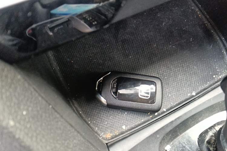 Used Honda Civic 2016 220TURBO CVT Luxury Edition Vehicle Key