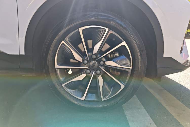 Used Geely Auto Coolray New Energy 2022 1.5T ePro 85KM Starry Edition Right Front Wheel Hub