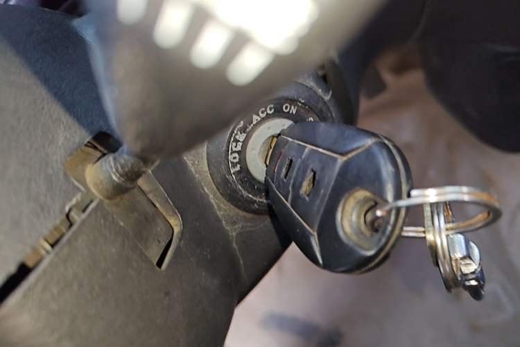 Used JAC Group Refine 2008 2.0L Shuttle Gasoline Basic Version with Single Air Conditioner Vehicle Key