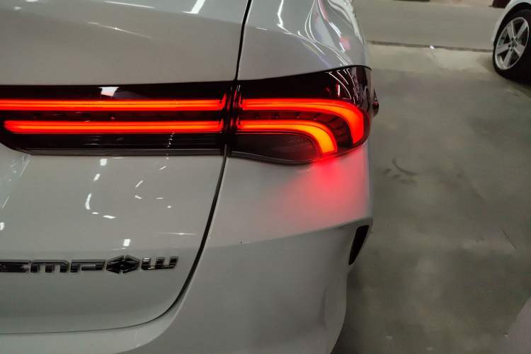 Used GAC Trumpchi EMPOW 2023 270T DCT J16 Version Right Rear Taillight