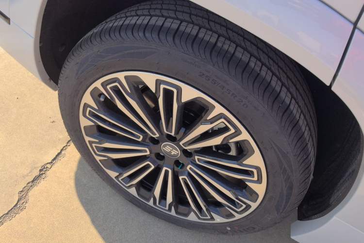 Used JETOUR Shanhai L9 2025 1.5TD 2DHT Flagship Edition 6 Seats Right Rear Wheel Hub