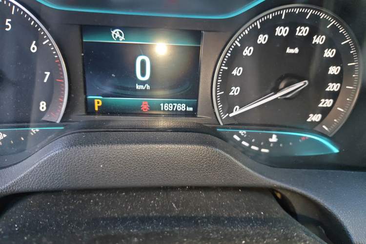 Used Buick GT 2017 15N Automatic Elite Version
