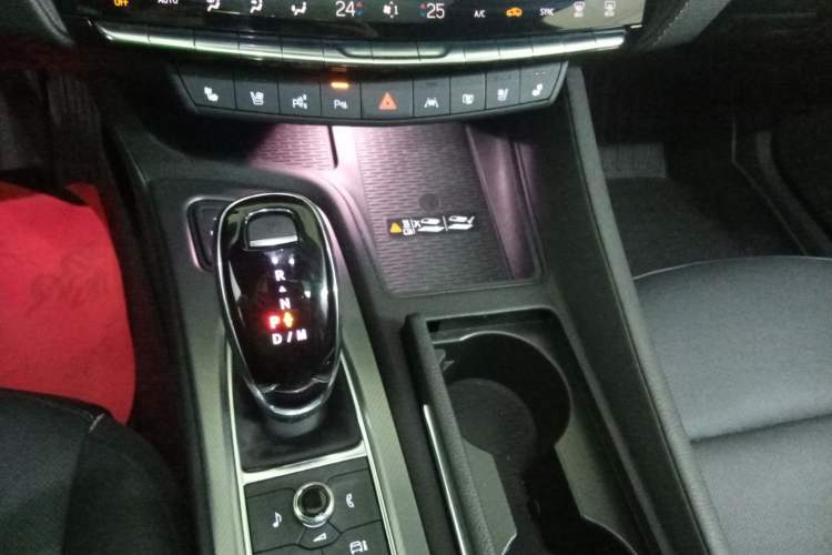 Used Cadillac CT5 2024 28T Prestige Edition Gear Lever