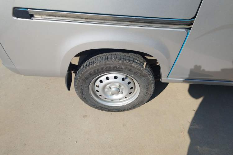 Used Wuling Zhiguang 2023 1.5L Utility Version with Enclosed Windows 2 Seats
