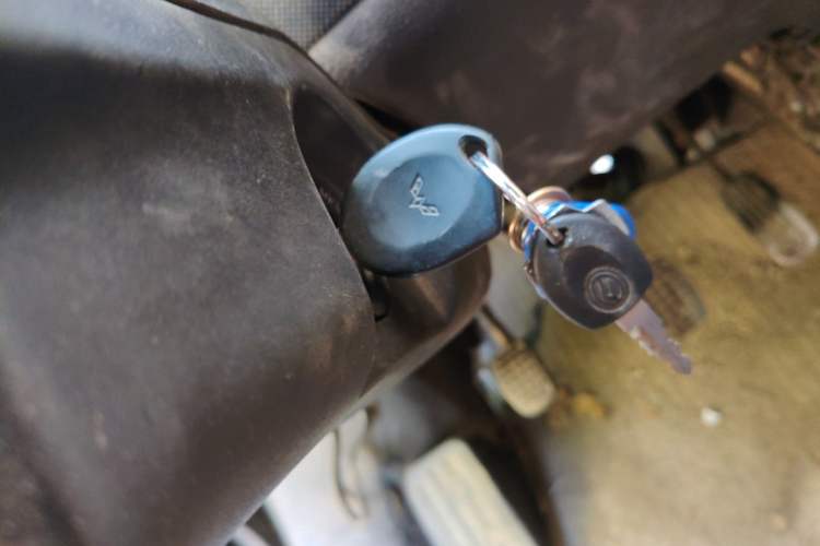 Used Wuling Rongguang 2011 1.2L Base Version
