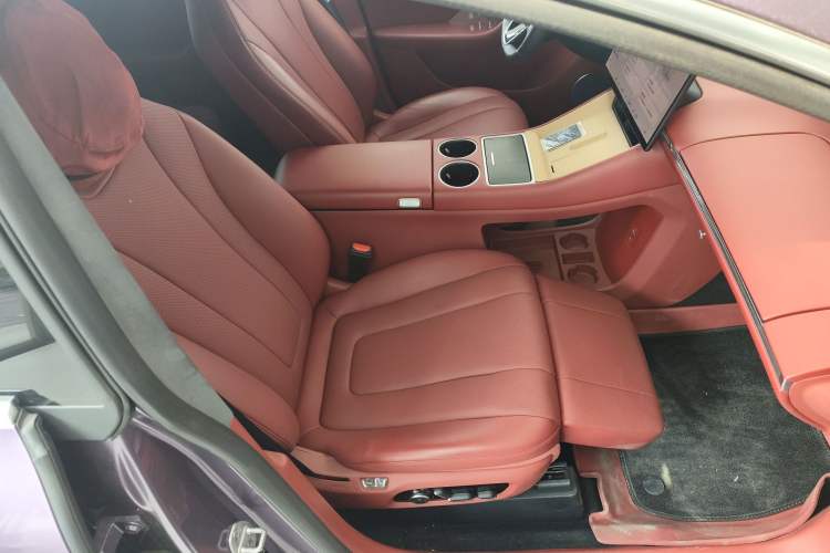 Used Hima Luxeed R7 2024 All-Electric 667 km Max
