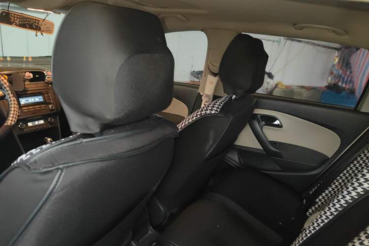 Used Volkswagen Polo 2012 1.6L Cross Polo Automatic Transmission Headliner