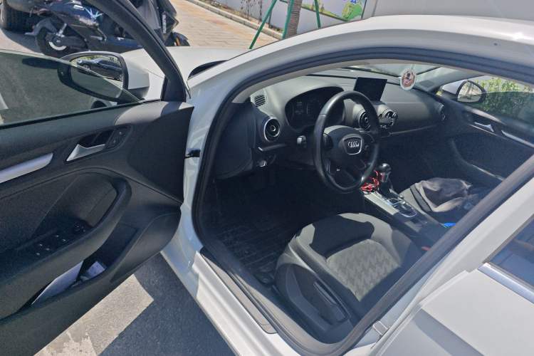 Used Audi A3 2014 Limousine 35 TFSI Automatic Advanced Model
