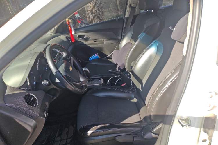 Used Chevrolet Cruze 2013 Hatchback 1.6T Automatic Flagship Model