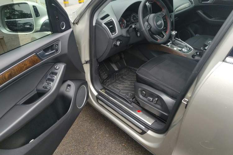Used Audi Q5 2015 40 TFSI Comfort Model
