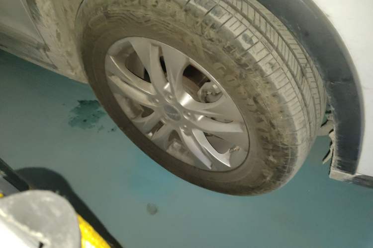 Used Haval H6 2015 Sport Edition 1.5T Manual Two-Wheel Drive Elite Model Right Front Wheel Hub