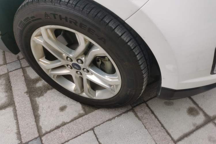 Used Ford Edge 2016 EcoBoost 245 Two-Wheel-Drive Titanium 7-Seater
