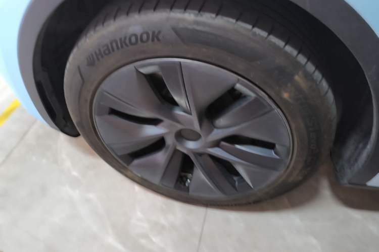 Used Tesla Model Y 2024 Long-Range All-Wheel-Drive Version