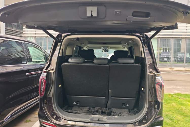 Used Hongqi HQ9 PHEV 2024 2.0T Four-Wheel Drive Business Edition Trunk