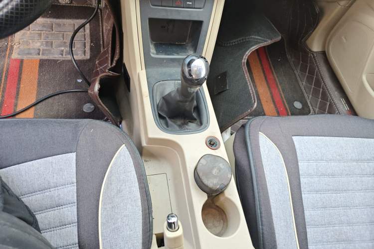 Used Roewe 350 2015 1.5L Manual Luxury Sunroof Edition
