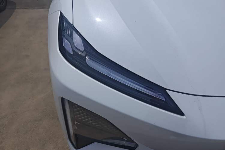 Used Deepal S07 2026 230Ultra with Huawei Qiankun ADS SE Edition Right Front Headlight